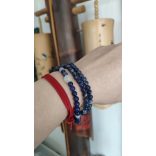 108 karkötő Szodalit – Holdkő ásványkarkötő 