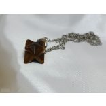 Garuda Frekvencia Kristály Skaláris Medál 528 Hz– Tigrisszem Merkaba ásvány medál 528 HZ solfeggio/szolfézs frekvenciával