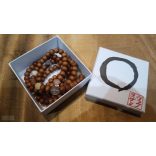 108 ZEN Mala karkötő Tibeti kvarc ,hematoid kvarc, fehér Ónix, sárga kalcit Nemes szantálfa fa, kívánság gyönggyel, ásvány karkötő 