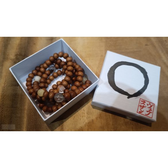 108 ZEN Mala karkötő Tibeti kvarc ,hematoid kvarc, fehér Ónix, sárga kalcit Nemes szantálfa fa, kívánság gyönggyel, ásvány karkötő 