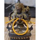 Buddhista csomózott karkötő