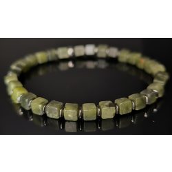   Monolith by Susan Végh – IKONOK: Steve McQueen kocka ásványkarkötő