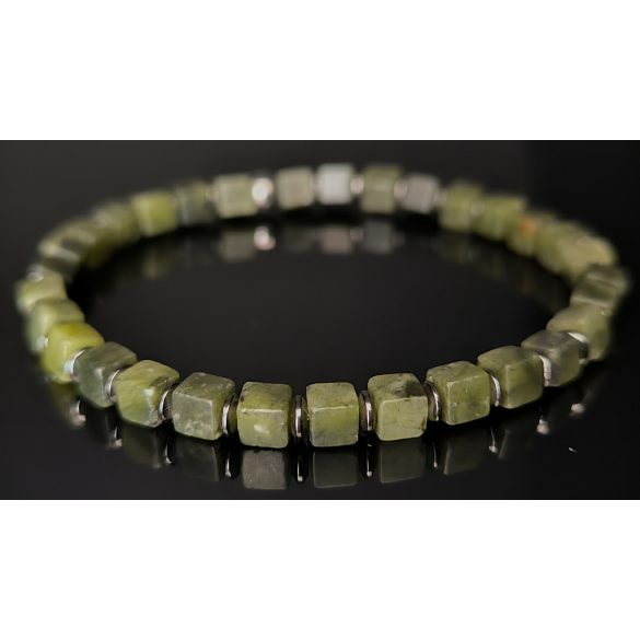 Monolith by Susan Végh – IKONOK: Steve McQueen kocka ásványkarkötő