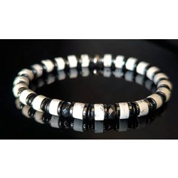   MONOLITH by Susan Végh – “White Resolve” Férfi prémium ásvány karkötő  Howlit korong • Hematit